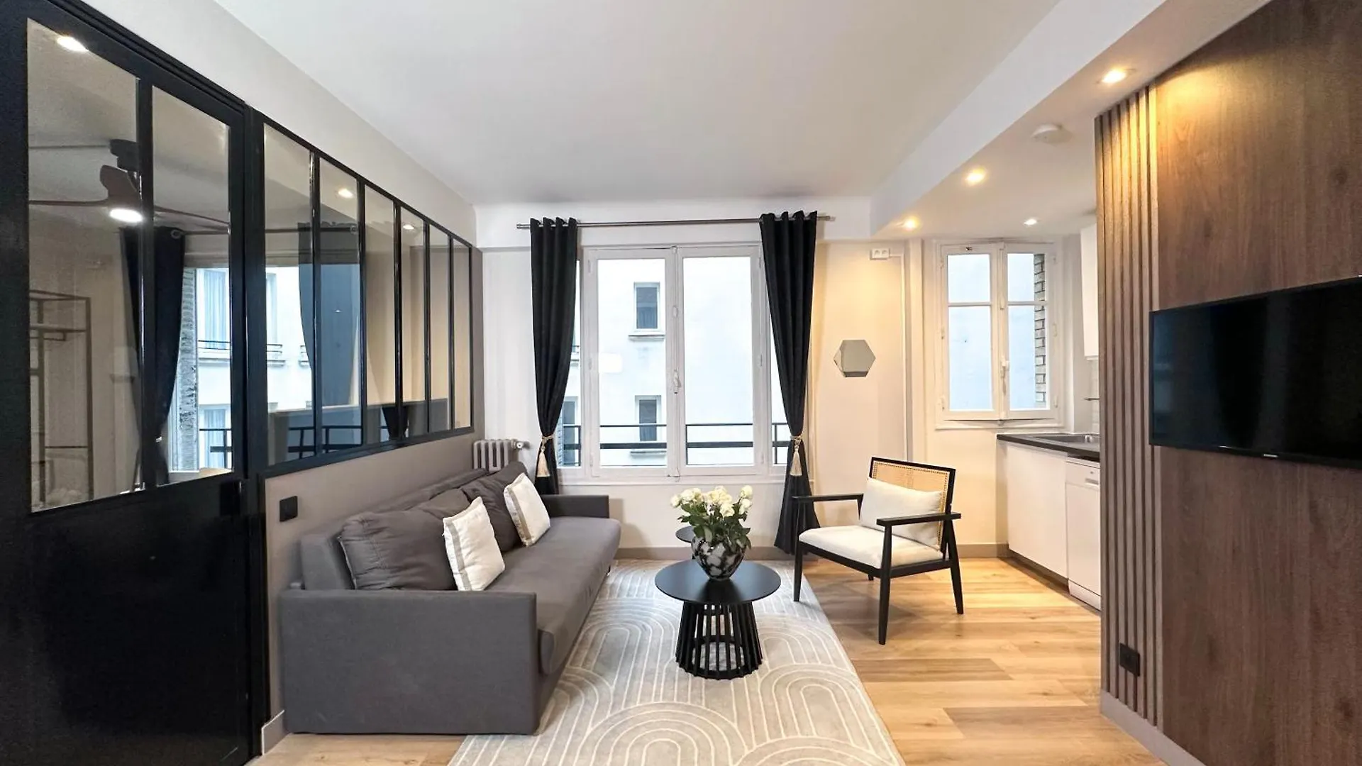 Beautiful Loft In Champs-elysees Apartment *