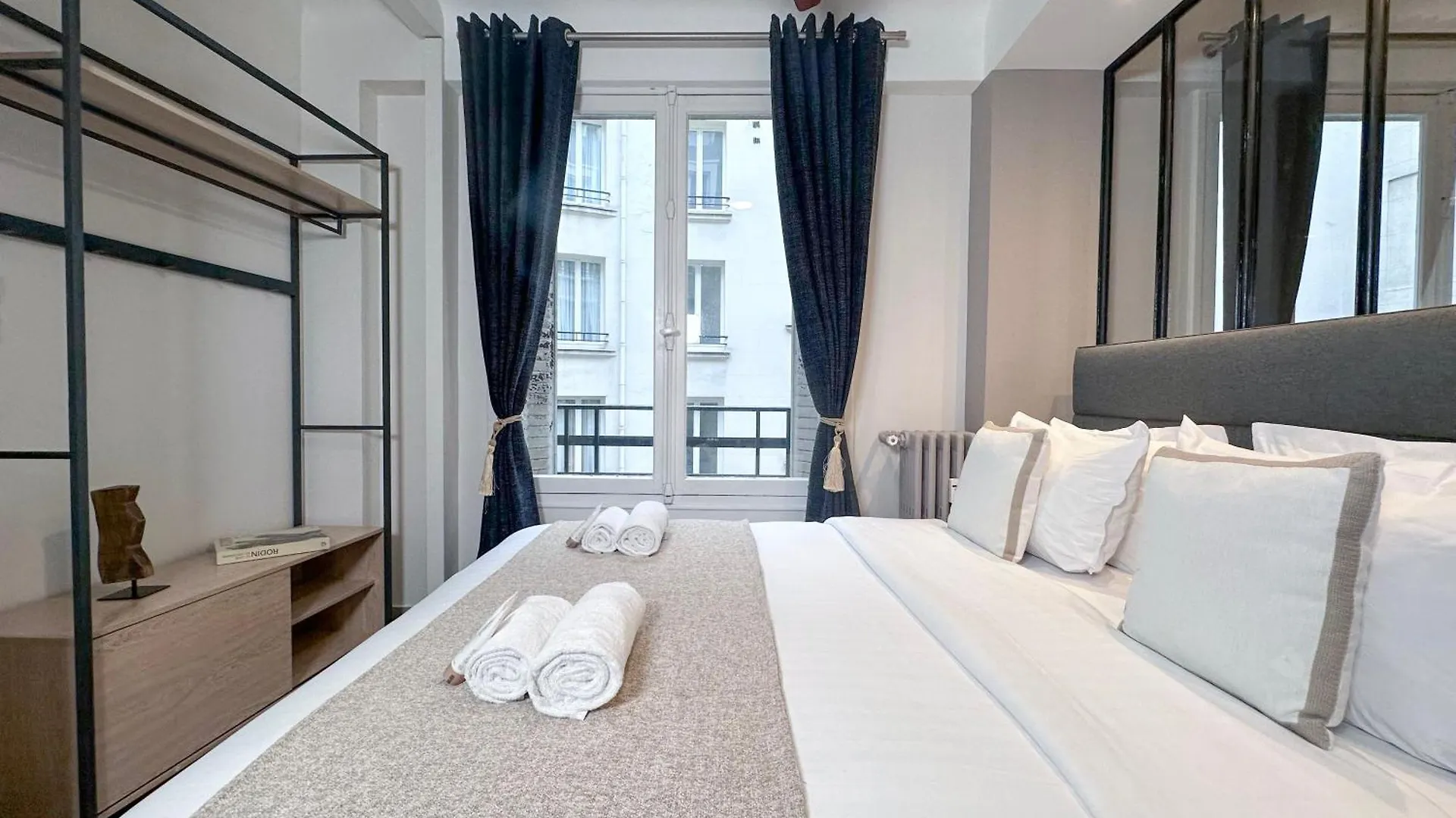 Beautiful Loft In Champs-elysees Paříž