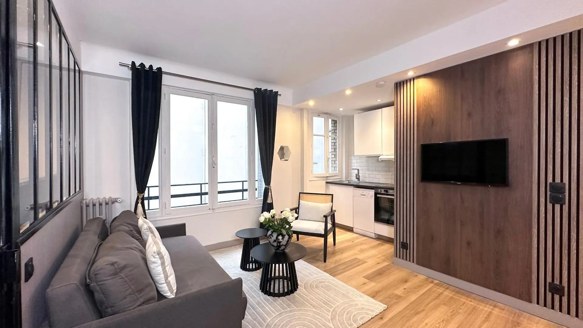 Beautiful Loft In Champs-elysees