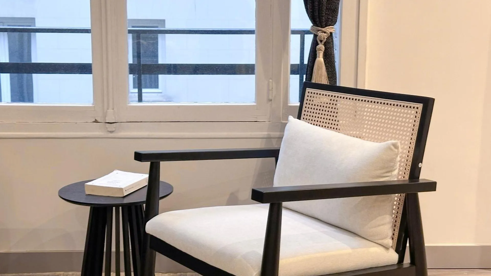 Beautiful Loft In Champs-elysees *