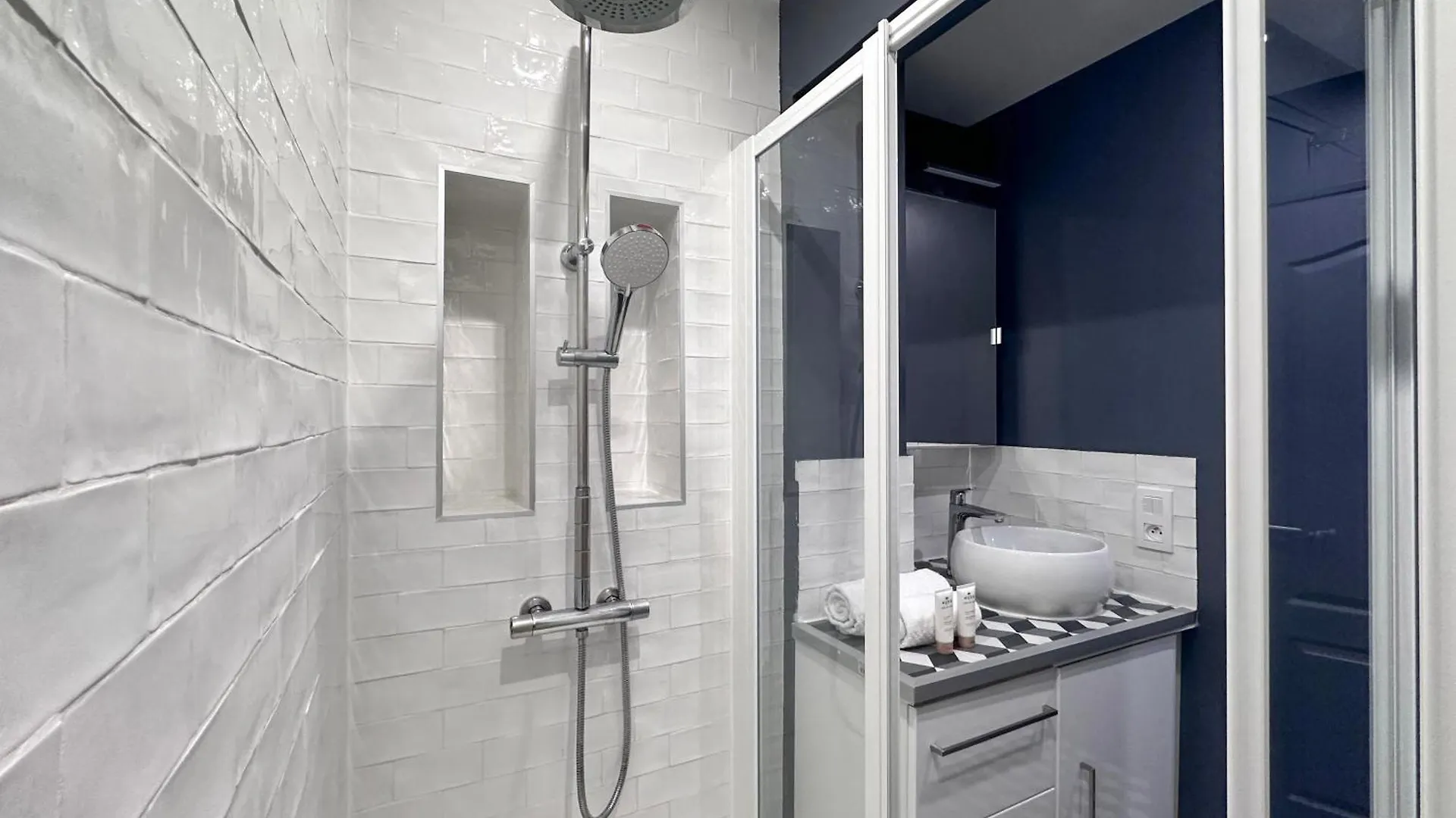 Beautiful Loft In Champs-elysees Paris